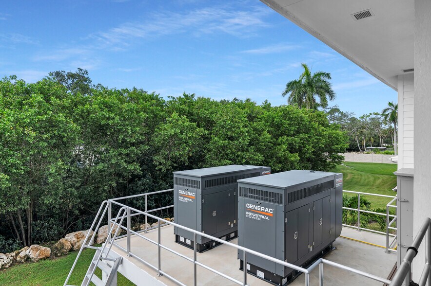 More Photos Of 6901 Hendry Creek Dr, Fort Myers Specialty For Sale