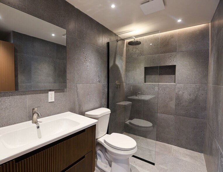 More Photos Of 777-787 Admiral St, Providence Apartments For Sale