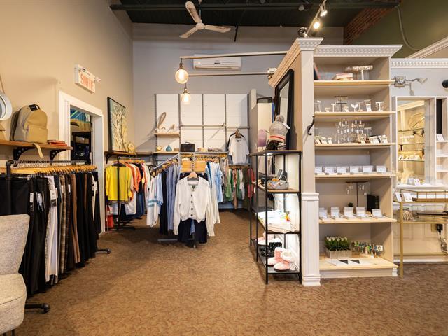 More Photos Of 91 Rue Sainte-Anne, Montréal Storefront Retail Residential For Sale