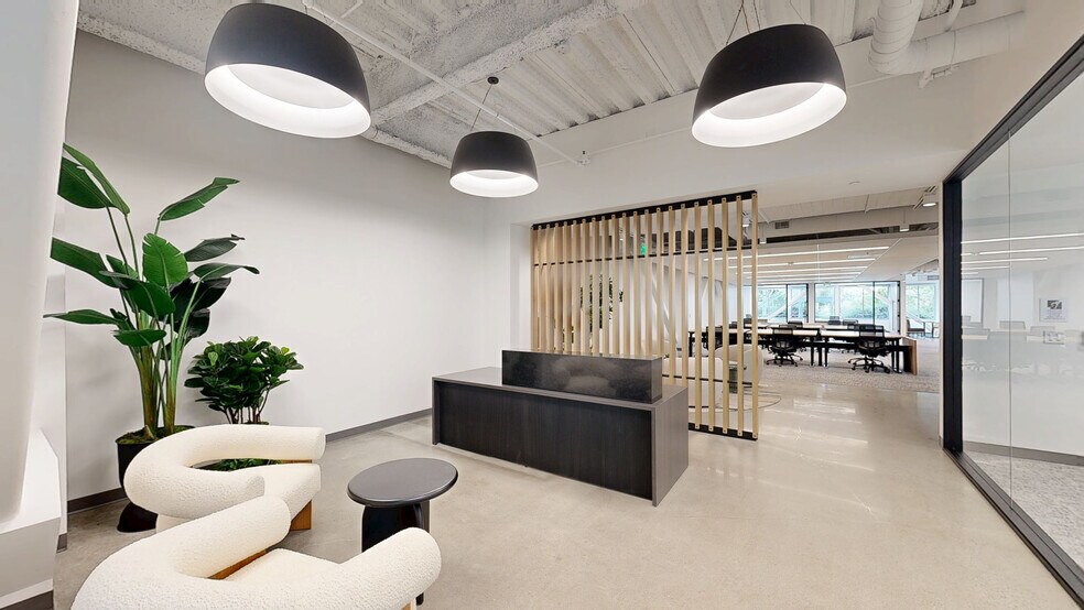 More Photos Of 7999 Gateway Blvd, Newark Unknown For Lease