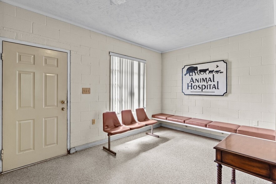 More Photos Of 3522 James B White Hwy, Whiteville Veterinarian Kennel For Sale