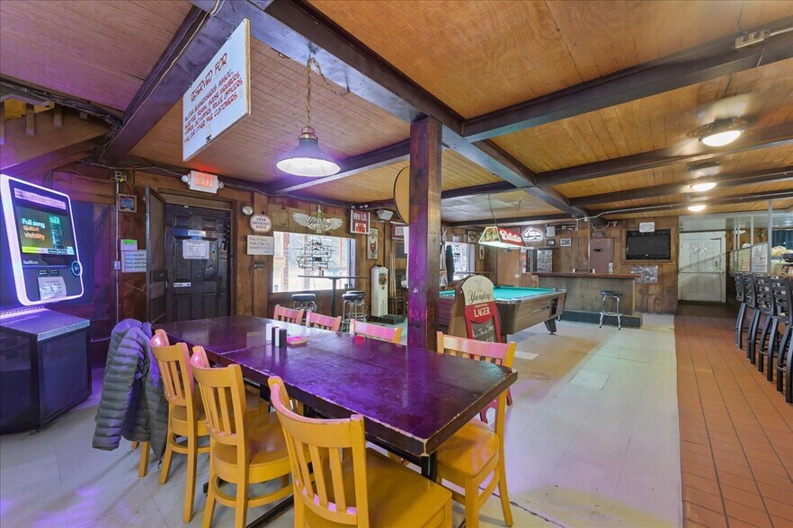 More Photos Of 337 S US Highway 17, East Palatka General Retail For Sale