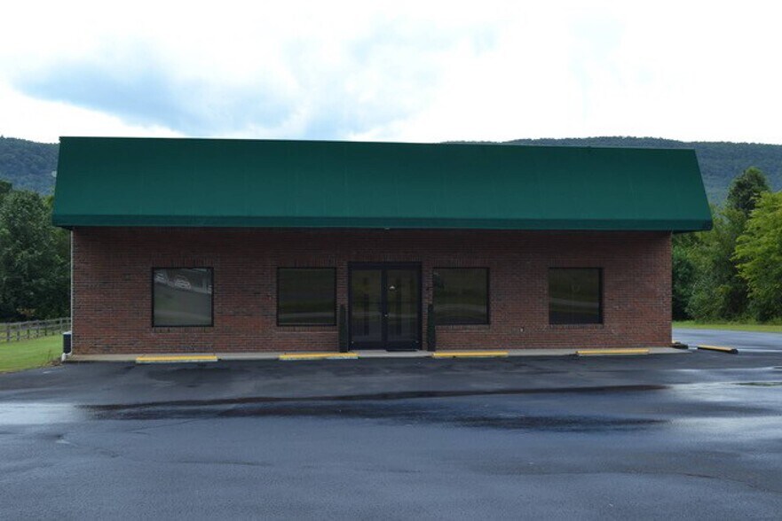 More Photos Of 29 Crestview Dr, Dunlap Loft Creative Space For Sale