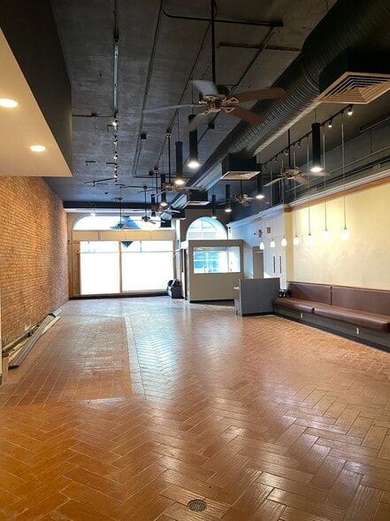 More Photos Of 247-253 Asylum St, Hartford Apartments For Lease