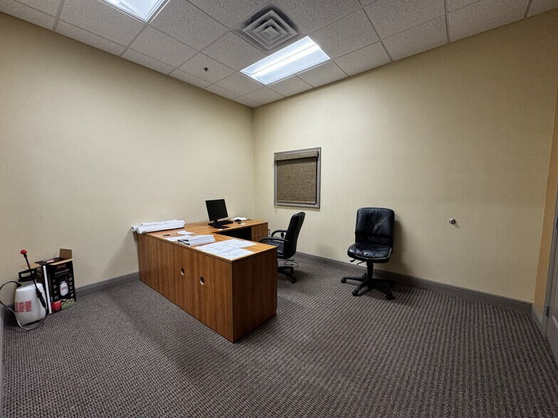 More Photos Of 12290 Crystal Commerce Loop, Fort Myers Flex For Lease