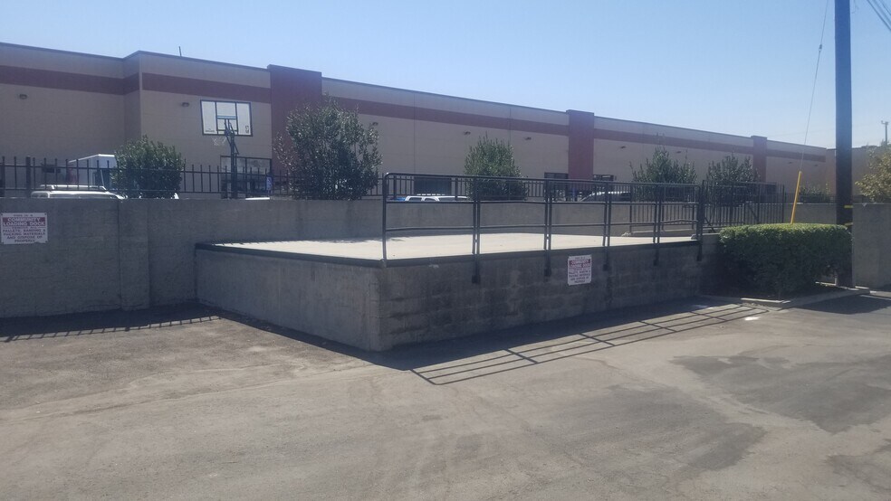 More Photos Of 17800 S Main St, Gardena Manufacturing For Lease