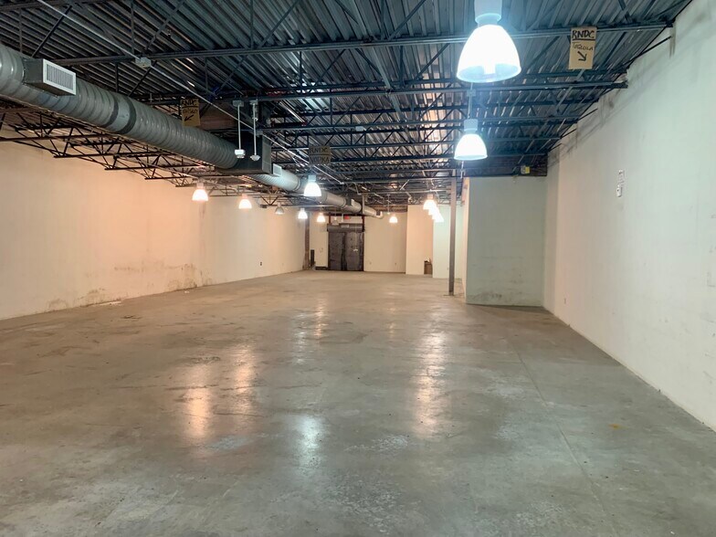 More Photos Of 2373 Stemmons Trl, Dallas General Retail For Lease