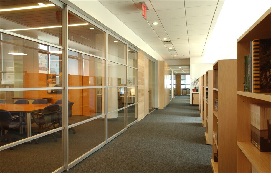 More Photos Of 305 E 47th St, New York Coworking Space