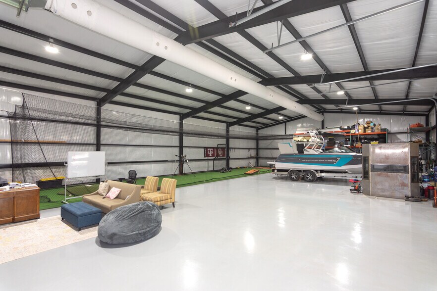 More Photos Of 322 Logan Ranch Rd, Georgetown Specialty For Lease
