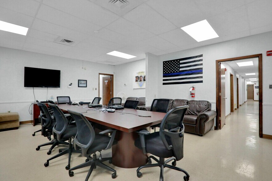 More Photos Of 1712-1736 University Blvd S, Jacksonville Medical For Sale