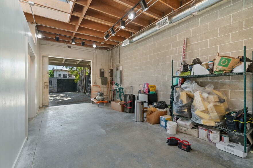 More Photos Of 5010 E Olympic Blvd, Los Angeles Warehouse For Sale