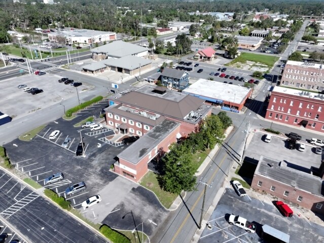 More Photos Of 164 NW Madison St, Lake City Medical For Lease