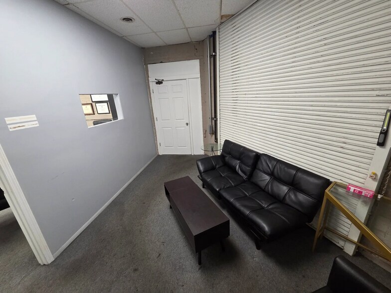 More Photos Of 3918 W 63rd St, Chicago Medical For Sale