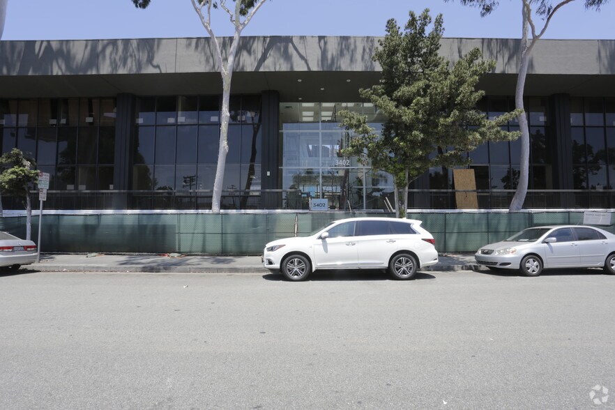 More Photos Of 3402 Pico Blvd, Santa Monica Office For Lease