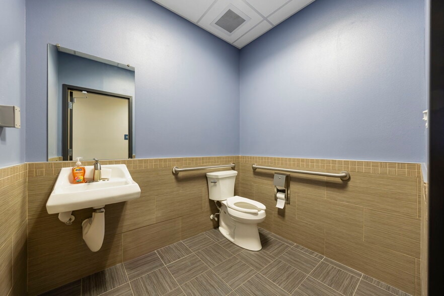 More Photos Of 23607 US HWY 27, Lake Wales Medical For Lease