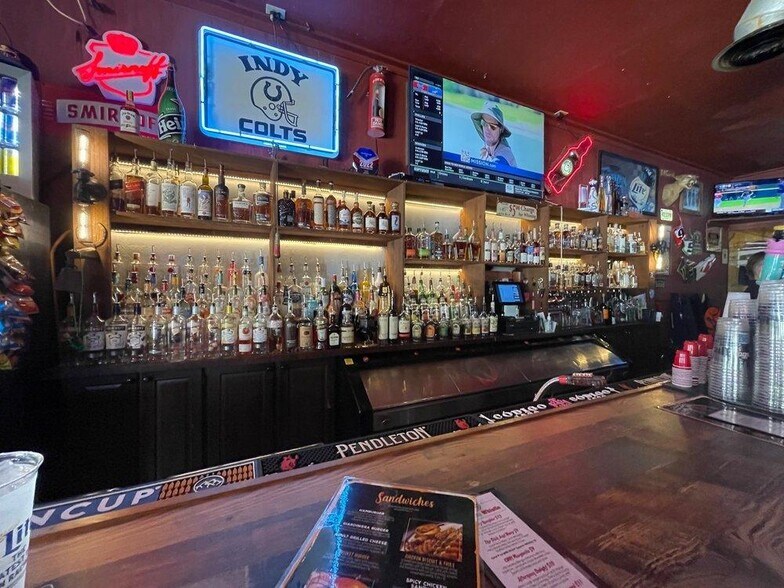 More Photos Of 375 S Illinois St, Indianapolis General Retail For Sale