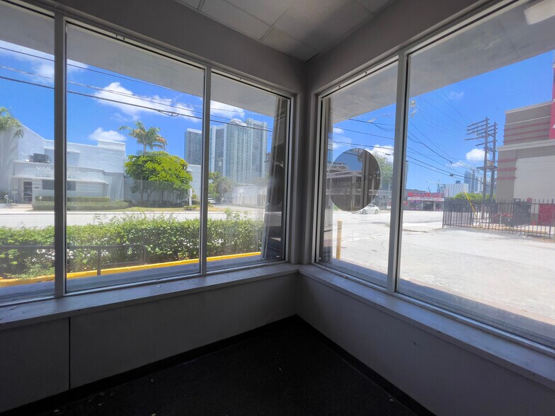 More Photos Of 3400 NE 2nd Ave, Miami Restaurant For Sale