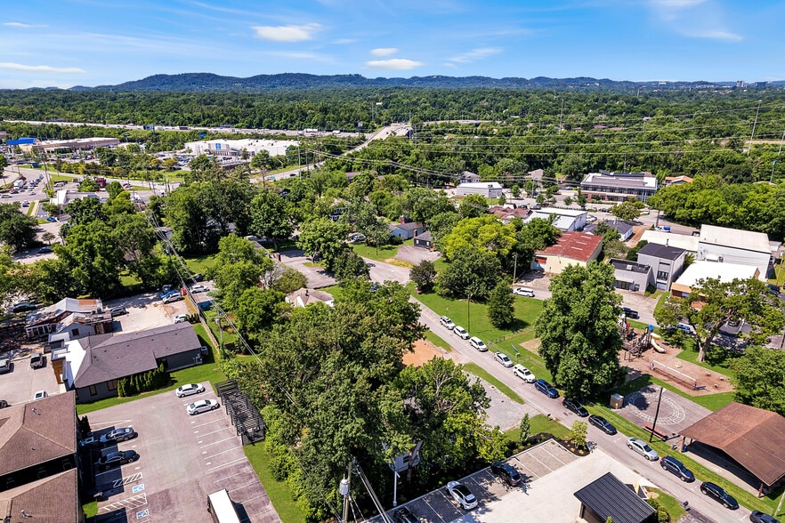 More Photos Of 2818 Azalea Pl, Nashville Office Residential For Sale