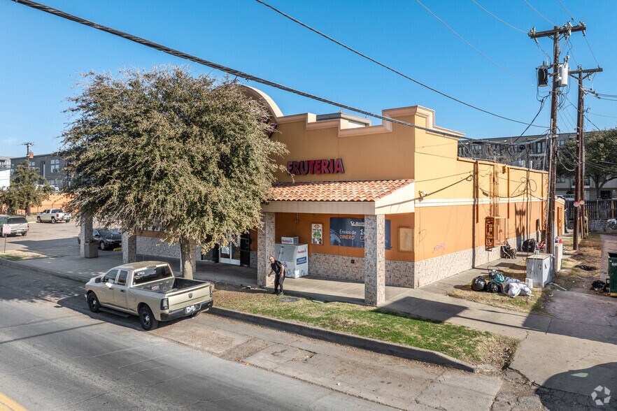 More Photos Of 2420 N Fitzhugh Ave, Dallas Supermarket For Lease