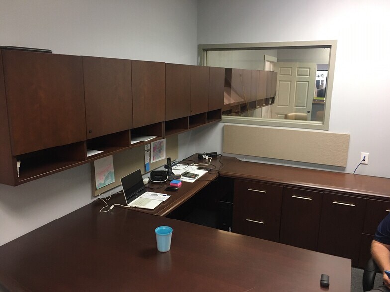 More Photos Of 101 W Washington Center Rd, Fort Wayne Storefront Retail Office For Lease