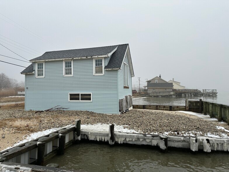 More Photos Of 102 Delaware Ave, Fortescue Restaurant For Sale