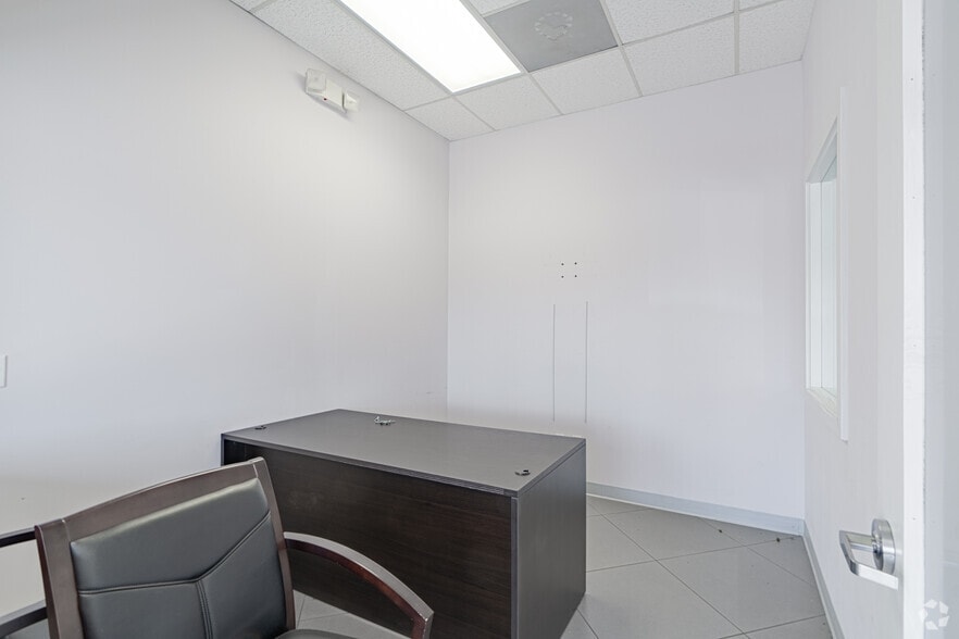 More Photos Of 1201-1221 S Powerline Rd, Pompano Beach Freestanding For Lease