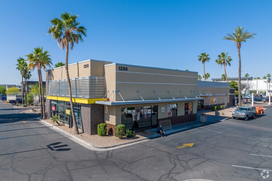 More Photos Of 1262-1342 S Country Club Dr, Mesa General Retail For Lease