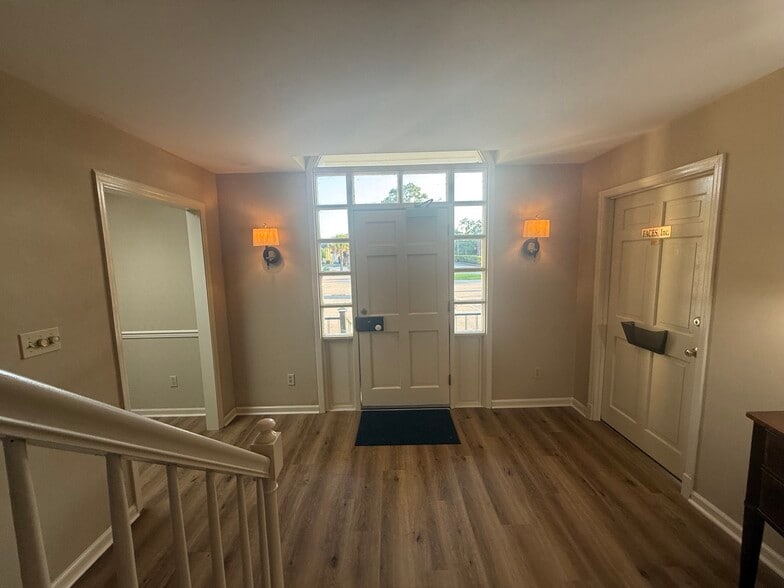 More Photos Of 5 Calendar Ct, Columbia Medical For Lease