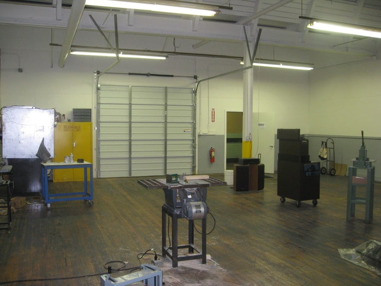 More Photos Of 850 St Paul St, Rochester Warehouse For Lease