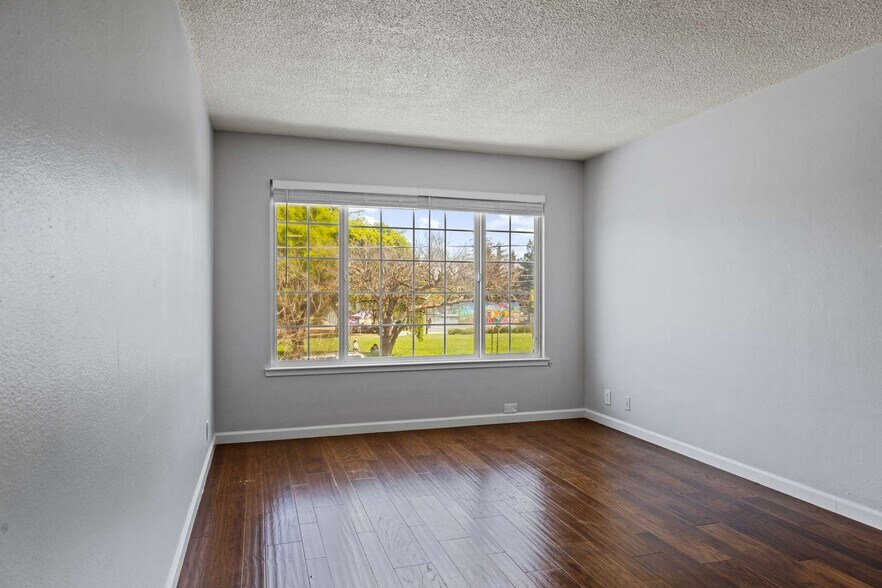 More Photos Of 280 Howland St, Redwood City Apartments For Sale