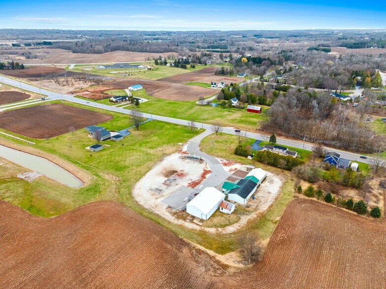 More Photos Of 5814 Calumet Ave, Manitowoc General Retail For Sale