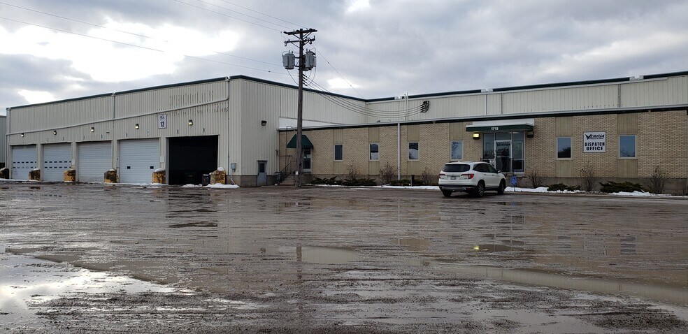 Primary Photo Of 1715 Dixie Rd, Neenah Industrial For Lease