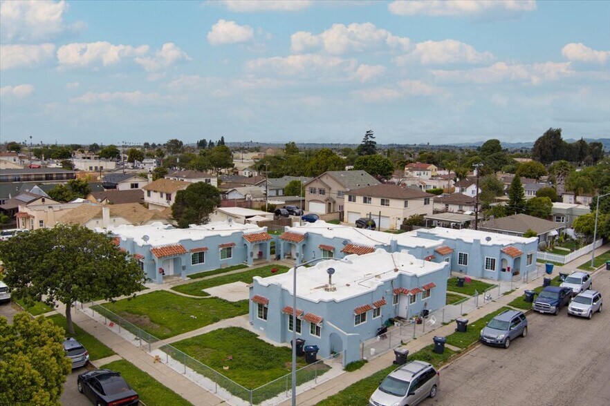 Primary Photo Of 223 E Tunnell St, Santa Maria Apartments For Sale