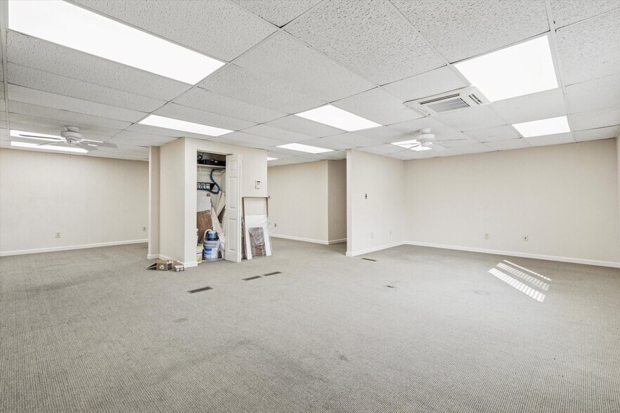 More Photos Of 97 Wood St, Bristol Office For Sale