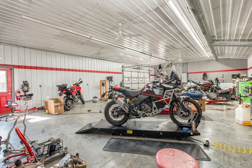 More Photos Of 944 State Route 28, Milford Auto Repair For Lease