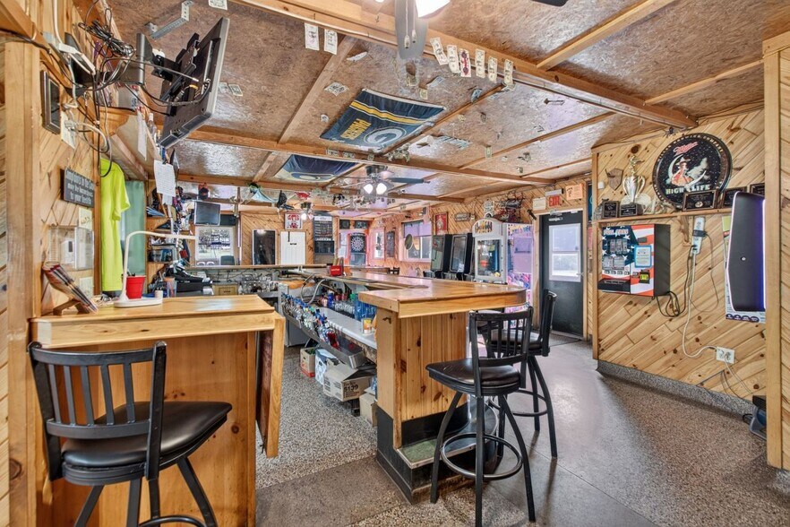 More Photos Of 133 E Main St, Embarrass Specialty For Sale