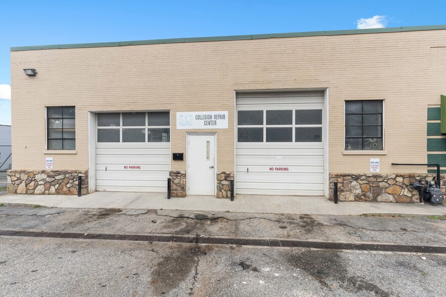 More Photos Of 1811 Memorial Ave, Lynchburg Storefront For Lease