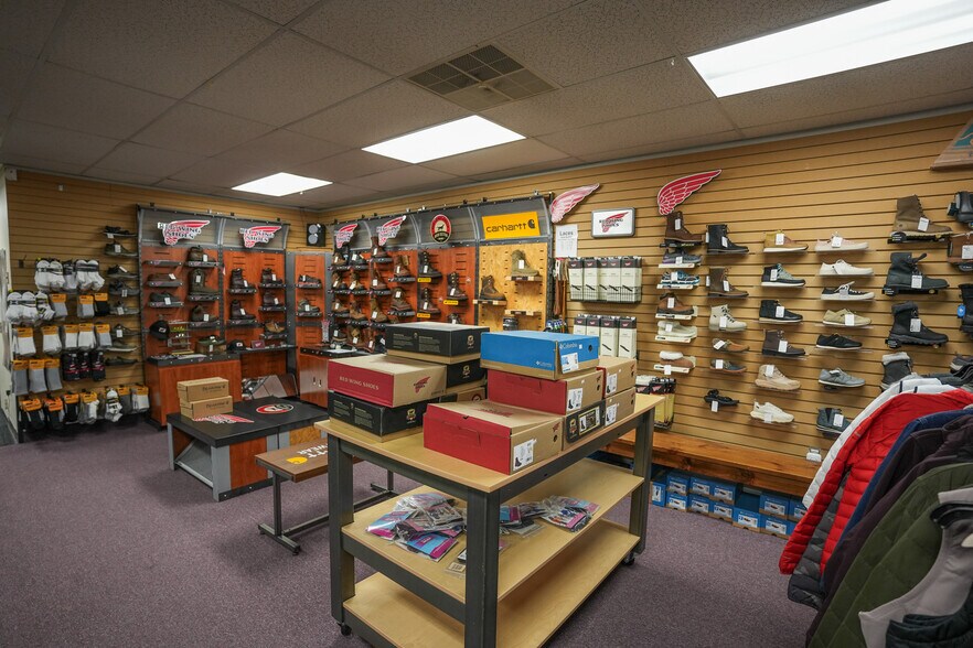 More Photos Of 418 Delaware Ave, Palmerton Storefront For Sale