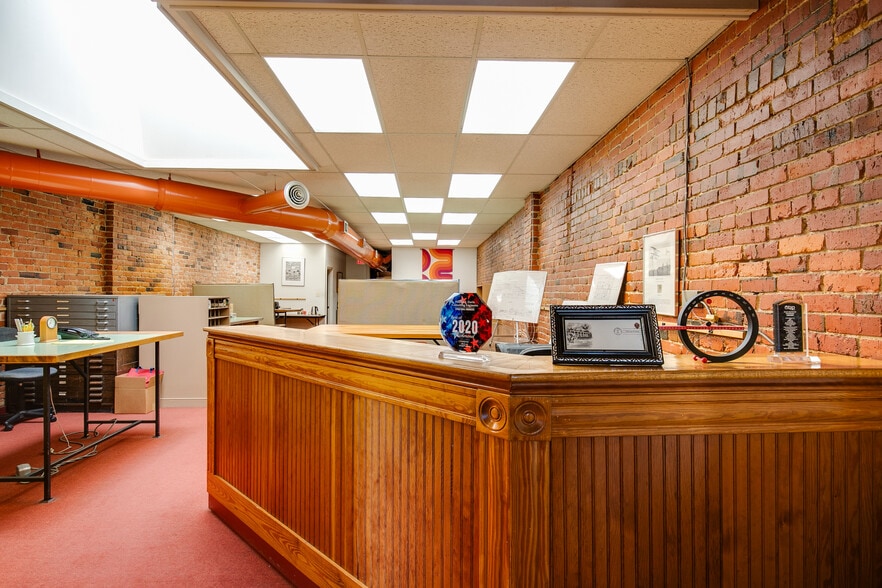 More Photos Of 1641 W Broad St, Richmond Office For Sale