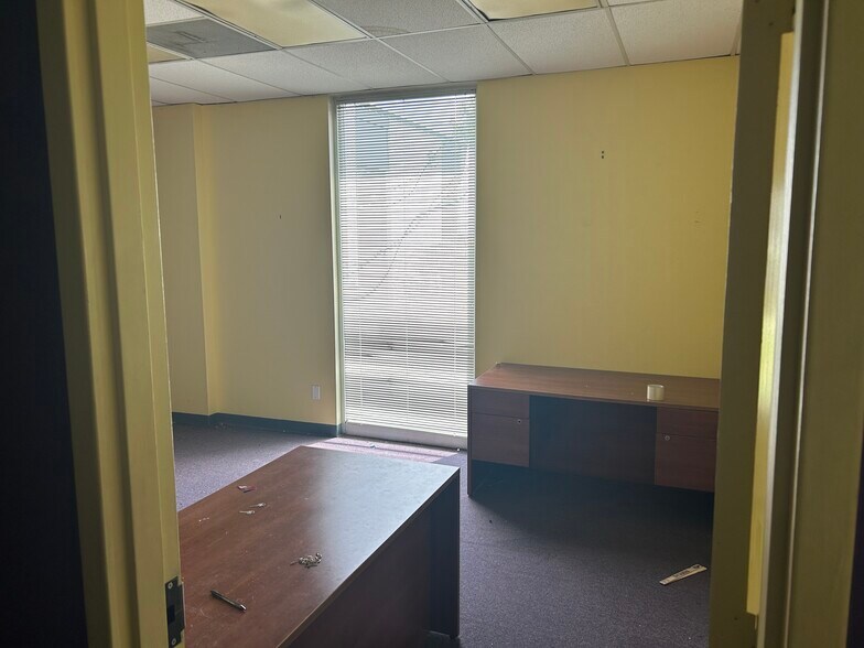 More Photos Of 8300 Whitesburg Dr, Huntsville Loft Creative Space For Sale