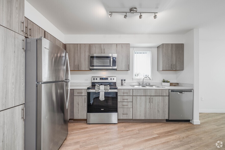 More Photos Of 15300 33rd Ave S, Seatac Apartments For Lease
