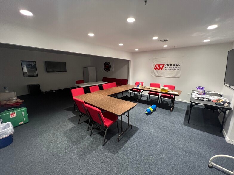 More Photos Of 8516 E 41st St S, Tulsa Freestanding For Sale