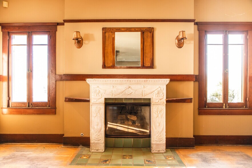 More Photos Of 71 N Palm St, Ventura Restaurant For Lease