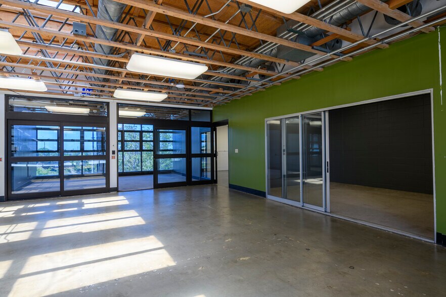 More Photos Of 2200 Michigan Ave, Santa Monica Loft Creative Space For Lease