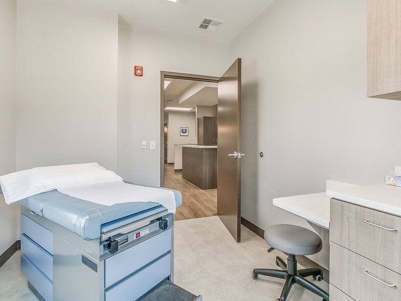 More Photos Of 608 Liberty Ln, Edmond Healthcare For Lease