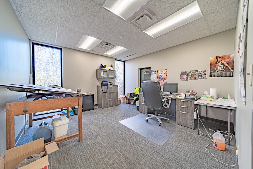 More Photos Of 2514 Fillmore Ave, Knoxville Light Distribution For Lease