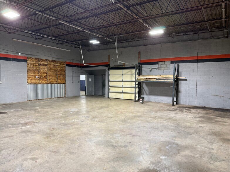 More Photos Of 1717-1721 S High St, Columbus Flex For Lease