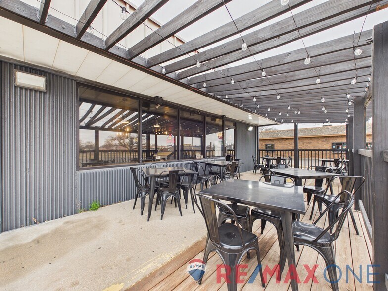 More Photos Of 108 W Kansas Ave, Garden City Office For Sale