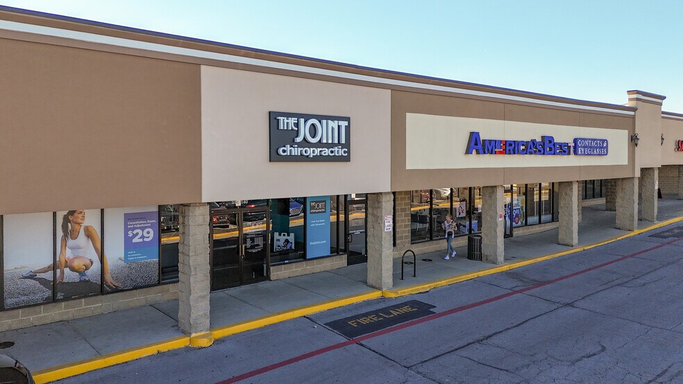 More Photos Of 2307-2375 Nicholasville Rd, Lexington Unknown For Lease