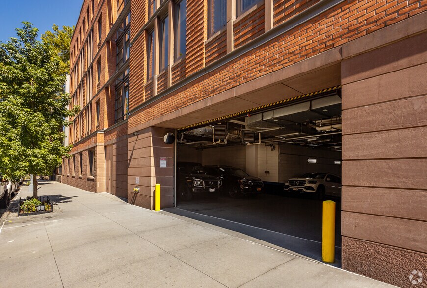 More Photos Of 177 Ninth Ave, New York Apartments For Lease